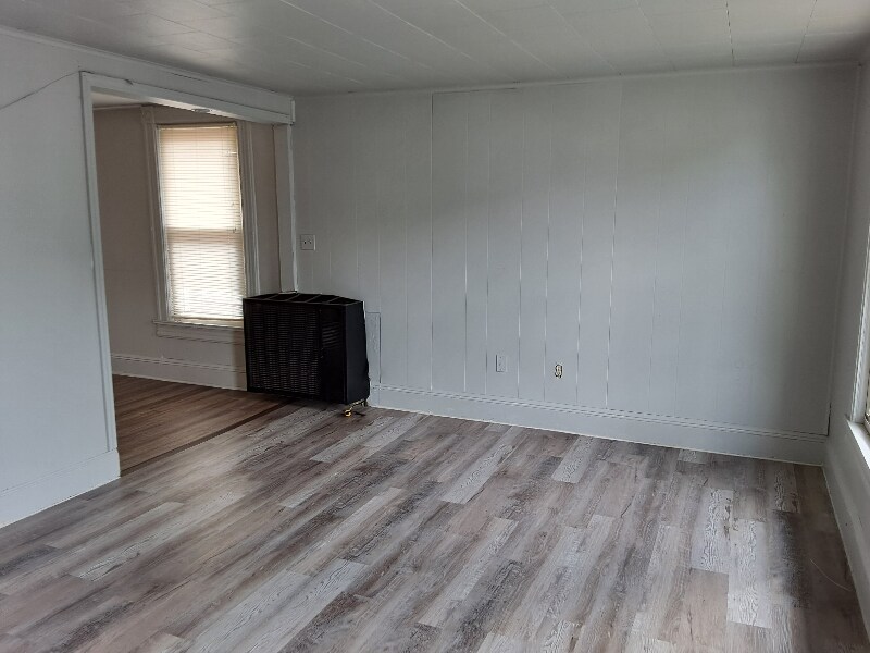 76 Hoffman St in Kingston, NY - Building Photo
