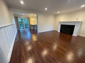 480 E Okeefe St, Unit 201 in East Palo Alto, CA - Building Photo