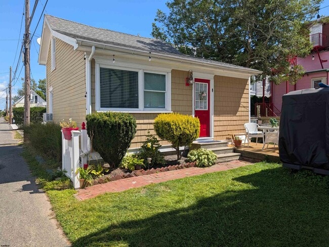 property at 509 E 4th St