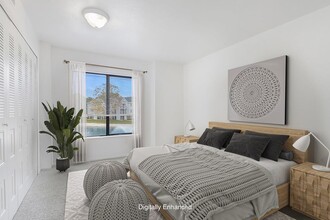 Dupont Lakes Apartments in Fort Wayne, IN - Foto de edificio - Building Photo