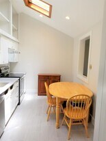 12 Conwell Ave, Unit 1 Apartamentos