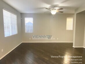 131 Candela Cir in Sacramento, CA - Building Photo - Building Photo