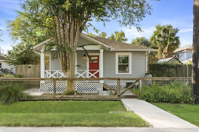 property at 724 E 21st St