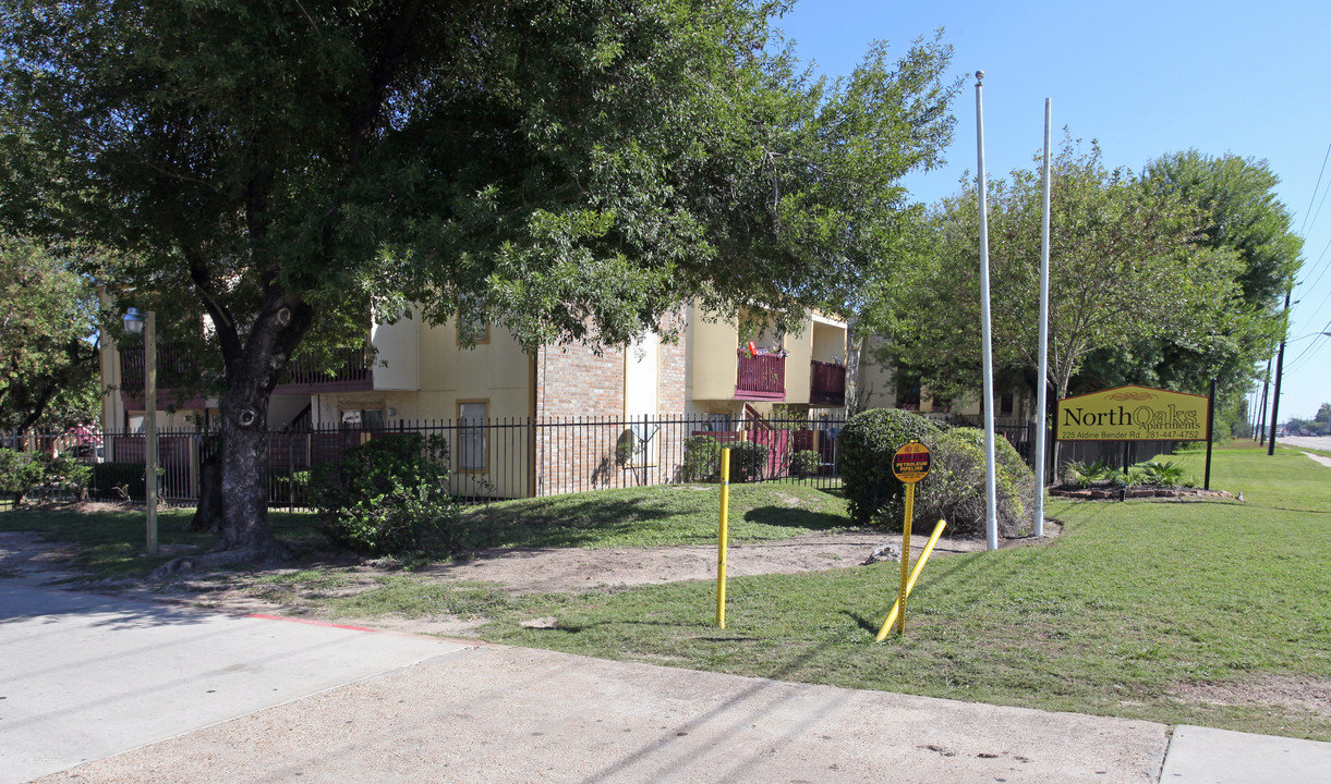 Vista Oaks in Houston, TX - Building Photo