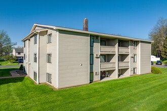 Willow Stream Apartments South in Liverpool, NY - Foto de edificio - Building Photo