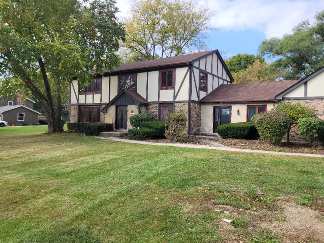property at 10 Sherwood Rd