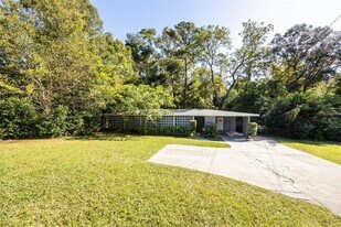 749 NW 34th St in Gainesville, FL - Building Photo