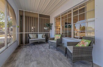 6551 Coliseum Blvd in Port Charlotte, FL - Building Photo - Building Photo