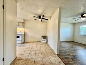 411 E 3rd St in Hydro, OK - Building Photo - Building Photo