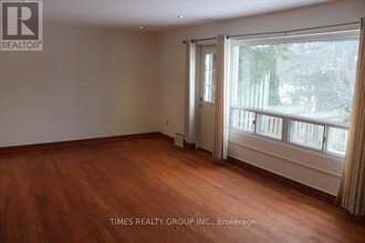 52 Langbourne Pl in Toronto, ON - Building Photo - Building Photo