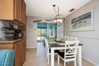 41 1st St in Bonita Springs, FL - Foto de edificio - Building Photo