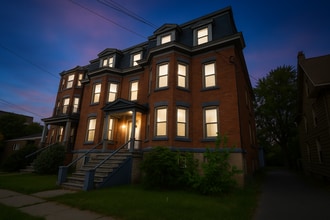 1105 E Genesee St in Syracuse, NY - Building Photo - Building Photo