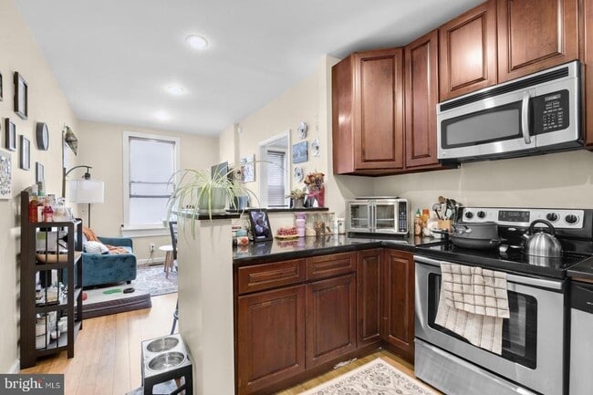 property at 619 S 16th St