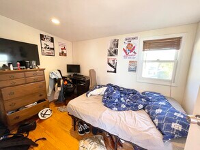 7 Iroquois St, Unit 3 in Boston, MA - Foto de edificio - Building Photo