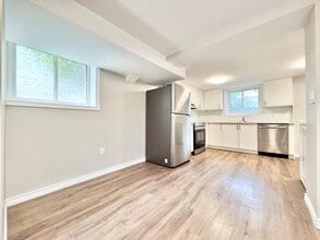 33 Dunkirk Rd in Welland, ON - Building Photo - Building Photo