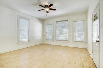 1127 Yale St, Unit B in Houston, TX - Building Photo - Building Photo