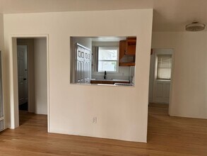 501 E Oak Ave in El Segundo, CA - Building Photo - Building Photo