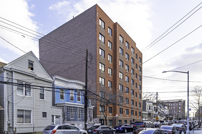 2736 Creston Ave in Bronx, NY - Building Photo - Building Photo