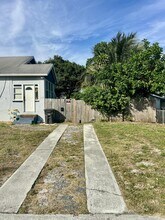817 Kaye St in West Palm Beach, FL - Building Photo - Building Photo