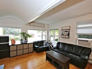 126 6th St in Pelham, NY - Building Photo - Building Photo