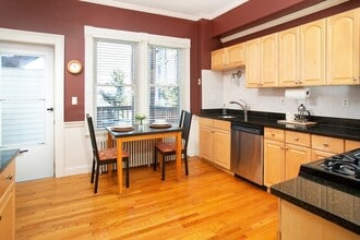 10 Hunt St, Unit #1 in Watertown, MA - Building Photo - Building Photo