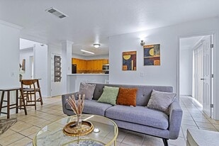 8000 Forbsdale Dr in Austin, TX - Building Photo