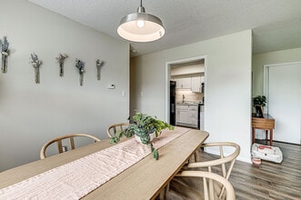 Stonehedge Apartments in Greenwood, IN - Building Photo - Building Photo