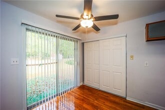 146 Oldenburg Dr in Riverdale, GA - Building Photo - Building Photo
