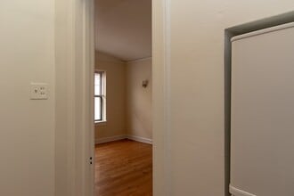 532 W Arlington Pl, Unit A04C in Chicago, IL - Foto de edificio - Building Photo