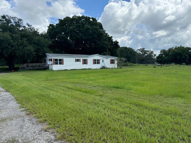 35643 Clinton Ave in Dade City, FL - Building Photo - Building Photo