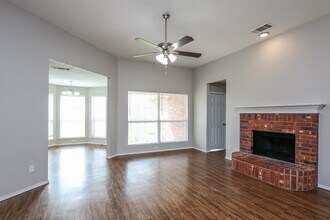 513 Nathan St in Saginaw, TX - Building Photo - Building Photo