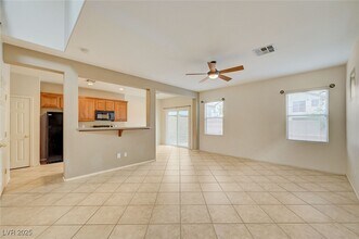 9408 Santana Siesta Ave in Las Vegas, NV - Building Photo - Building Photo