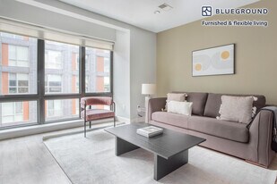 33 Rogers St in Cambridge, MA - Building Photo