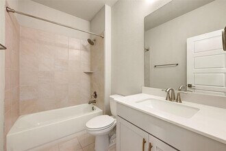 2104 Prairie Oaks Dr in Andice, TX - Building Photo - Building Photo