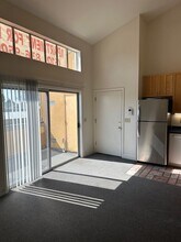 5115 Telegraph Ave in Oakland, CA - Foto de edificio - Building Photo