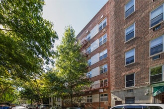 166 W 76th St in New York, NY - Foto de edificio - Building Photo