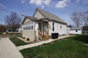 1007 N Madison St in Bloomington, IL - Building Photo