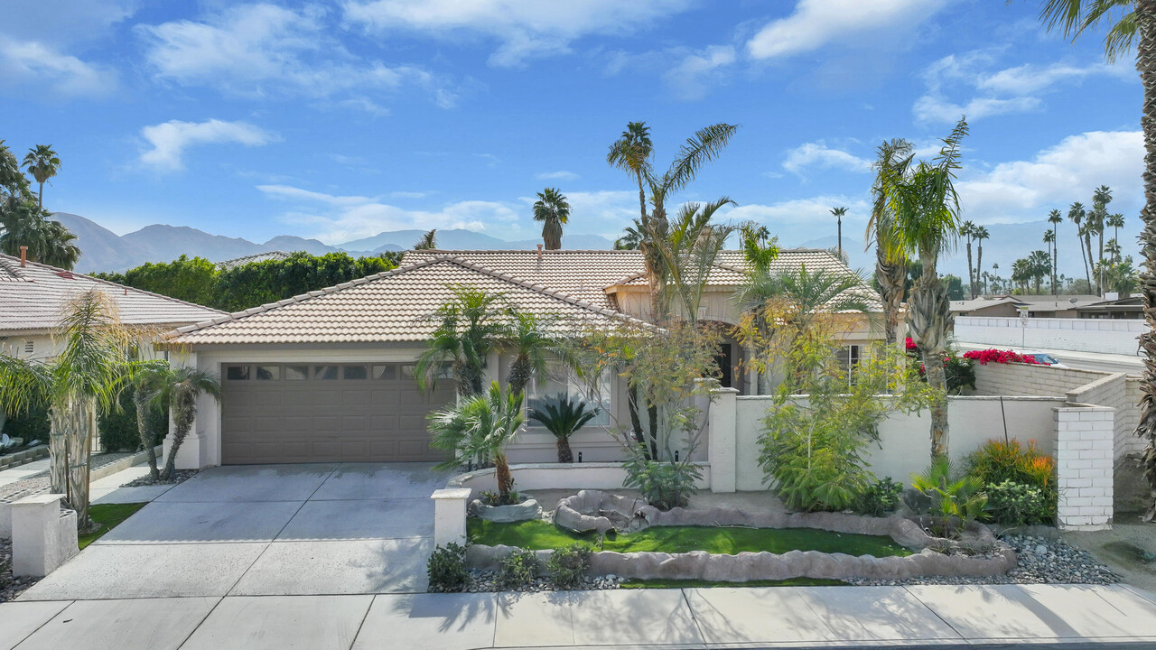 74505 Coral Bell Cir in Palm Desert, CA - Building Photo