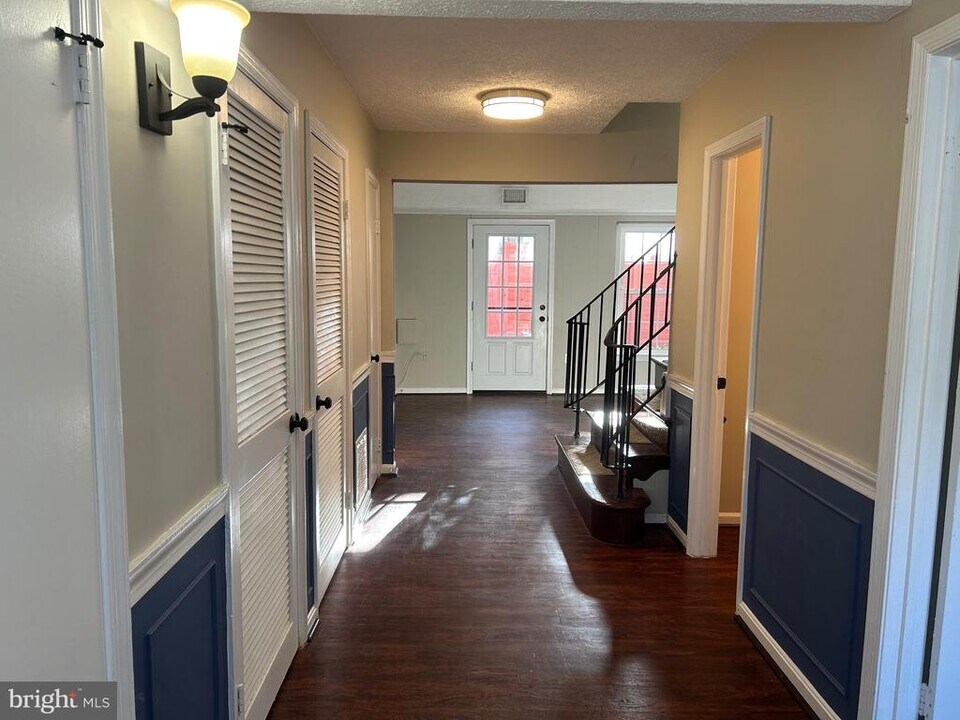 13133 Putnam Cir in Woodbridge, VA - Building Photo