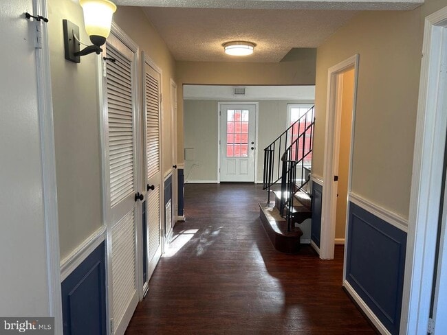 property at 13133 Putnam Cir