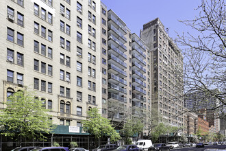 135 W 96th St in New York, NY - Foto de edificio - Building Photo