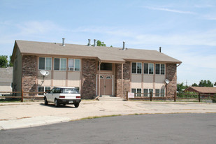 1990 Eagle St Apartments