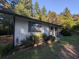 11384 Ogle Rd NE in Poulsbo, WA - Building Photo