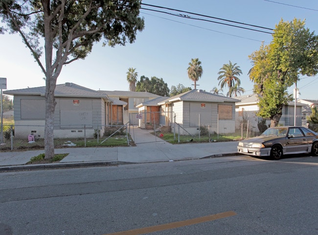 6100 Carmelita Ave in Huntington Park, CA - Building Photo - Building Photo