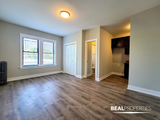 property at 4851 N Damen Ave