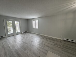 70 Glasier Rd in Fredericton, NB - Building Photo - Building Photo