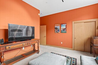 1111 N Marshall St, Unit City Green in Milwaukee, WI - Building Photo - Building Photo