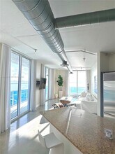 700 NE 25th St in Miami, FL - Building Photo - Building Photo