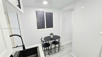 19930 Eagle Nest Rd in Cutler Bay, FL - Building Photo - Building Photo