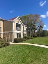 9481 Highland Oak Dr, Unit 511 in Tampa, FL - Building Photo - Building Photo